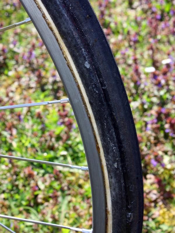 The unique base tape gives it away that these are FMB Paris-Roubaix Pro tubulars.