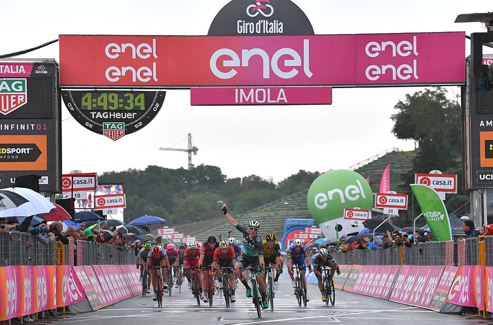 Sam Bennett (Bora-Hansgrohe) wins stage 12 at the Giro d'Italia