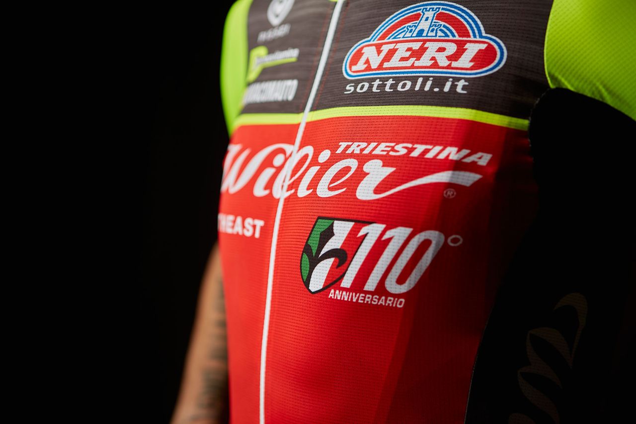 Filippo Pozzato shows the new team kit.