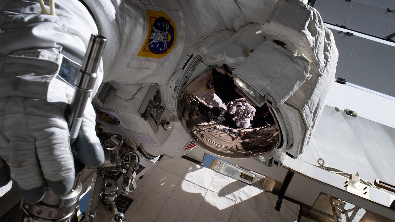 expedition 61 spacewalks