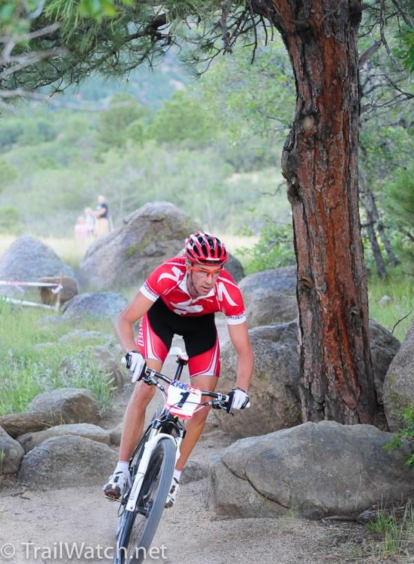 Todd Wells (Specialized) descends Cougar's Shadow Trail