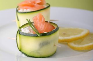 canape recipe_Courgette curls with salmon and cream cheese