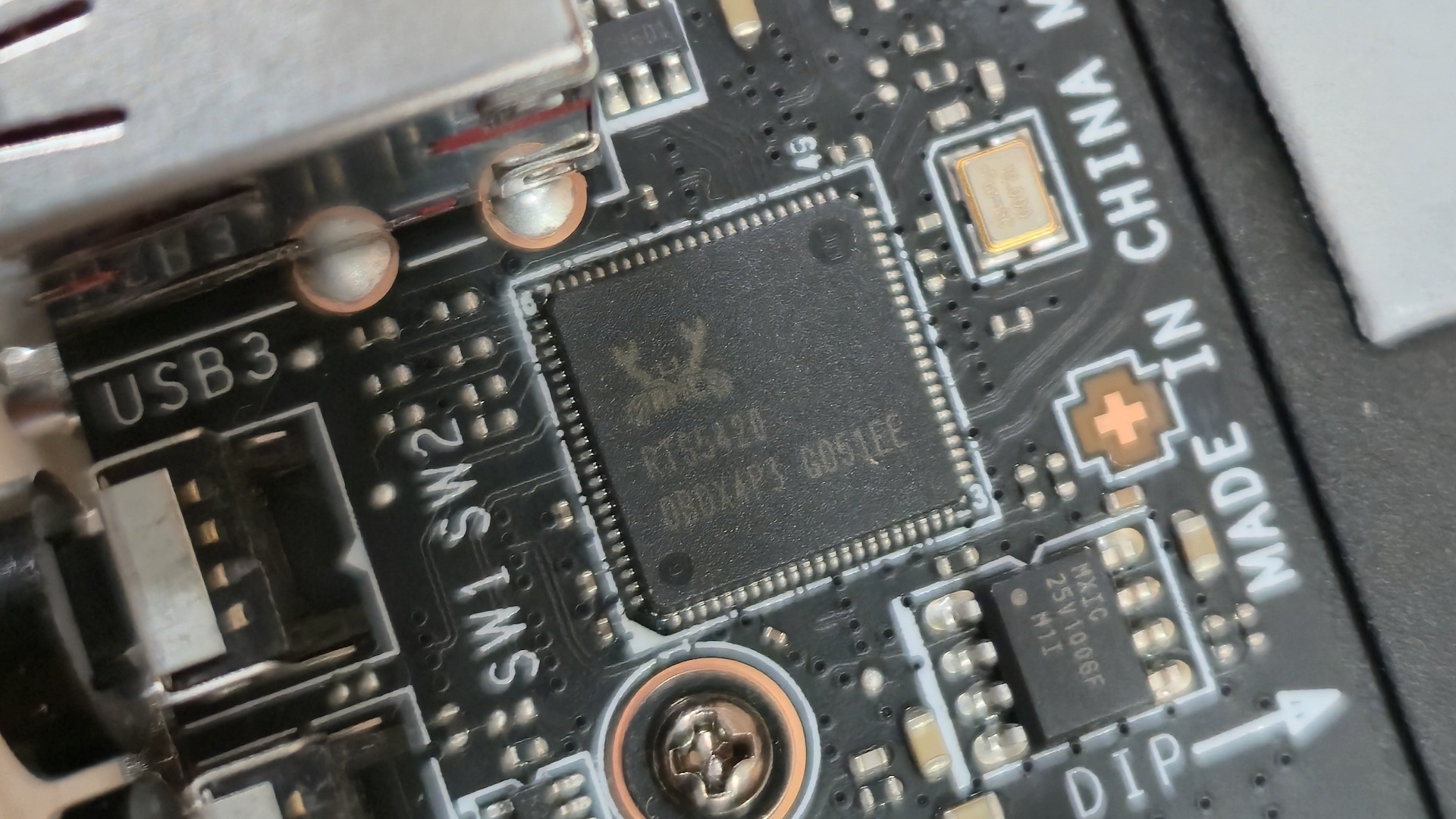 MSI X870E Godlike X - ICs