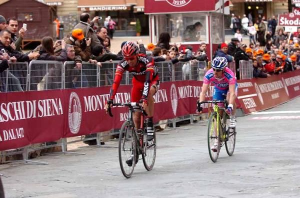 Alessandro Ballan (BMC) and Damiano Cunego (Lampre-ISD) had to give best to Philippe Gilbert.