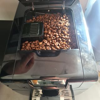 Cuisinart Veloce coffee machine coffee bean compartment