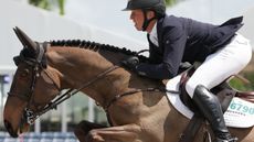 matther-sampson-and-CURRAGHGRAIGUE-OBOS-FLIGHT-jumping-BR100785-sportfot-1.jpg