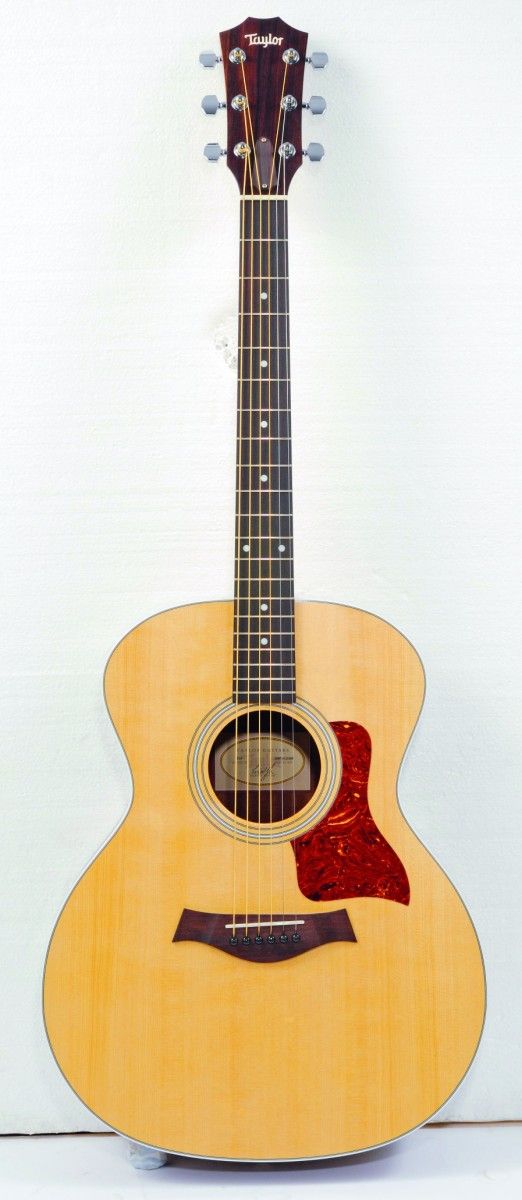 Generous string spacing in the nut makes the 214 a decent finger picker