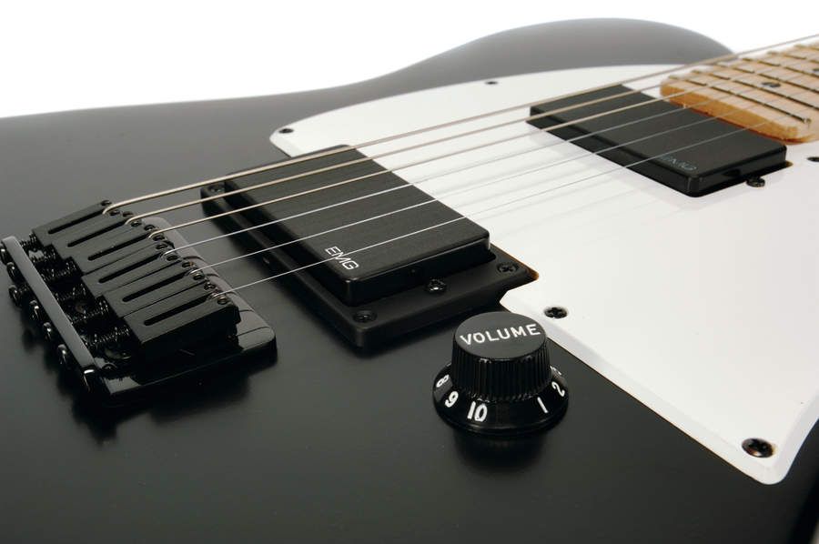 It has EMG pickups.