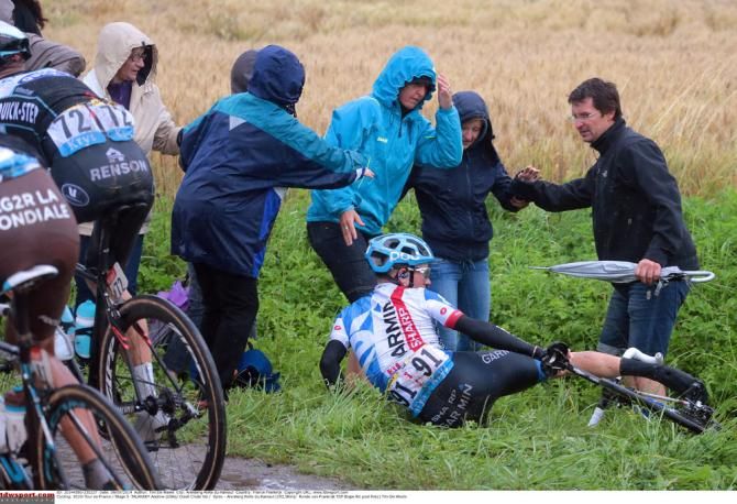 Andrew Talansky hits the deck on stage 5