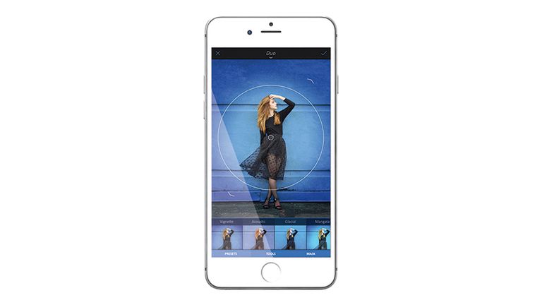 3. Perfect your iPhoneography with Enlight