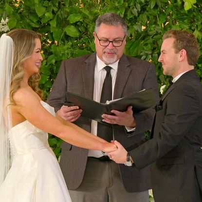 love is blind wedding day pic of taylor and daniel at the altar