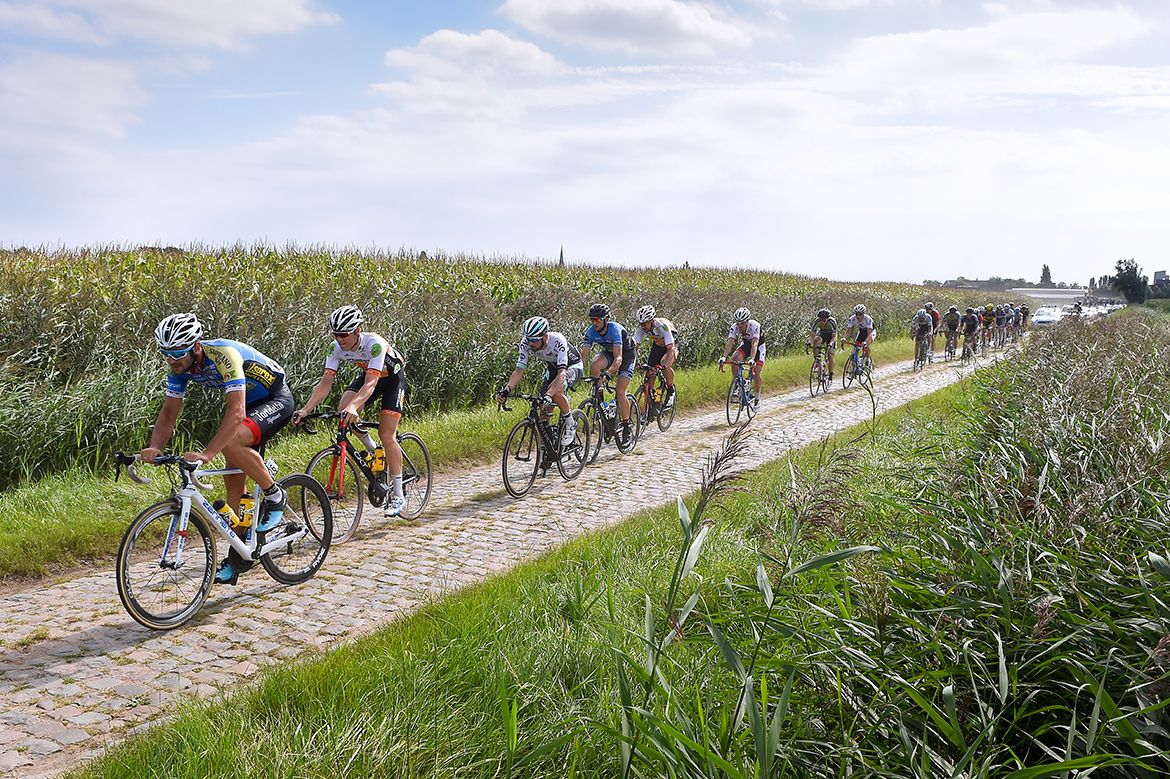The peloton in Schaal Sels
