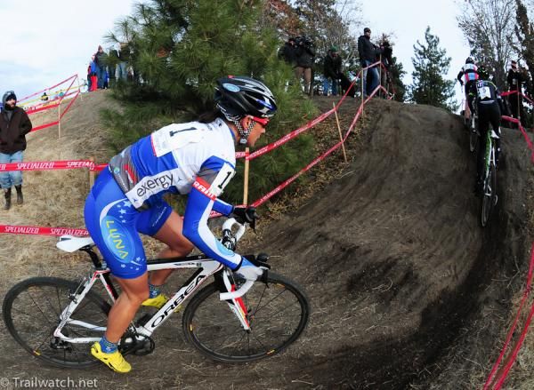 Katerina Nash (Luna Pro Team) closing the gap to the leaders