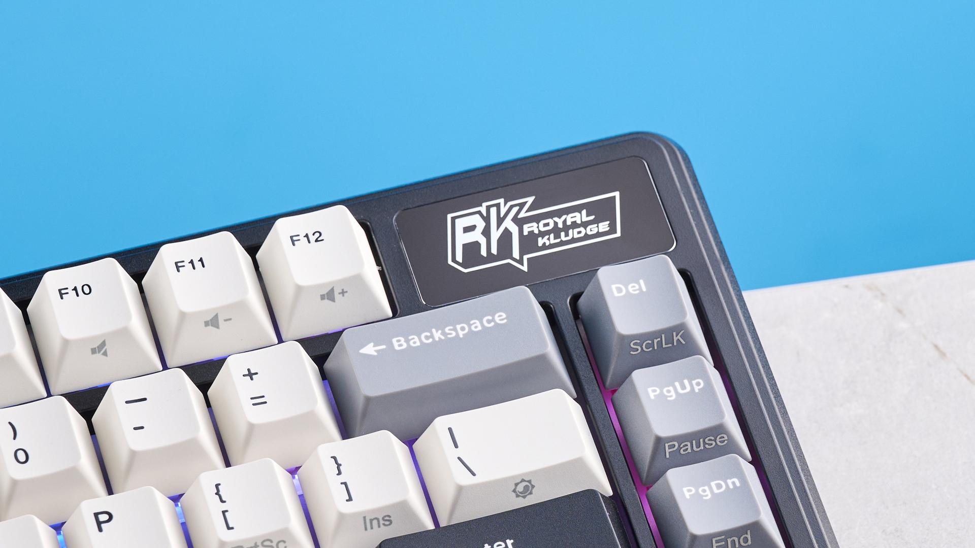 Royal Kludge L75 mechanical keyboard in black