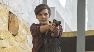 althea holding a gun on fear the walking dead season 7