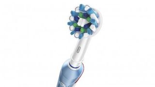 39 Braun Oral B PRO 2000 Toothbrush