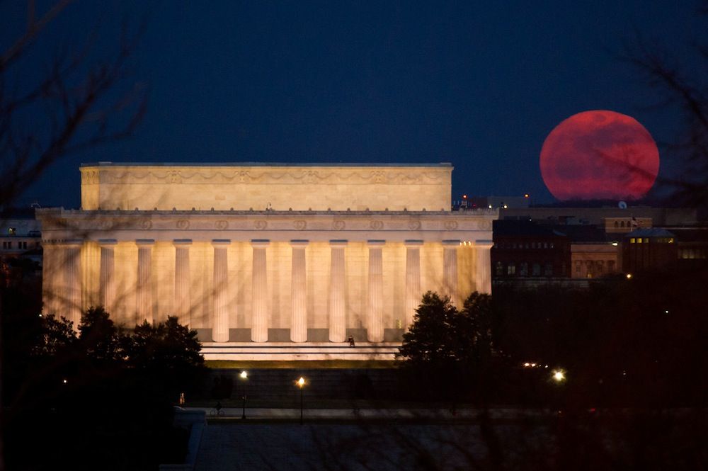 Supermoon Near the Lincoln Memorial