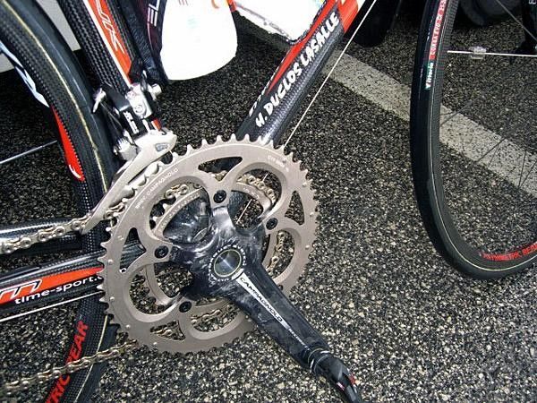 For the big mountain climbs, Duclos-Lasalle runs especially low gearing, including a 52/34T combination up front coupled with an 11-27T cassette. Vittoria CX Evo tubulars are wrapped around a Fulcrum Racing Light carbon fiber wheelset.