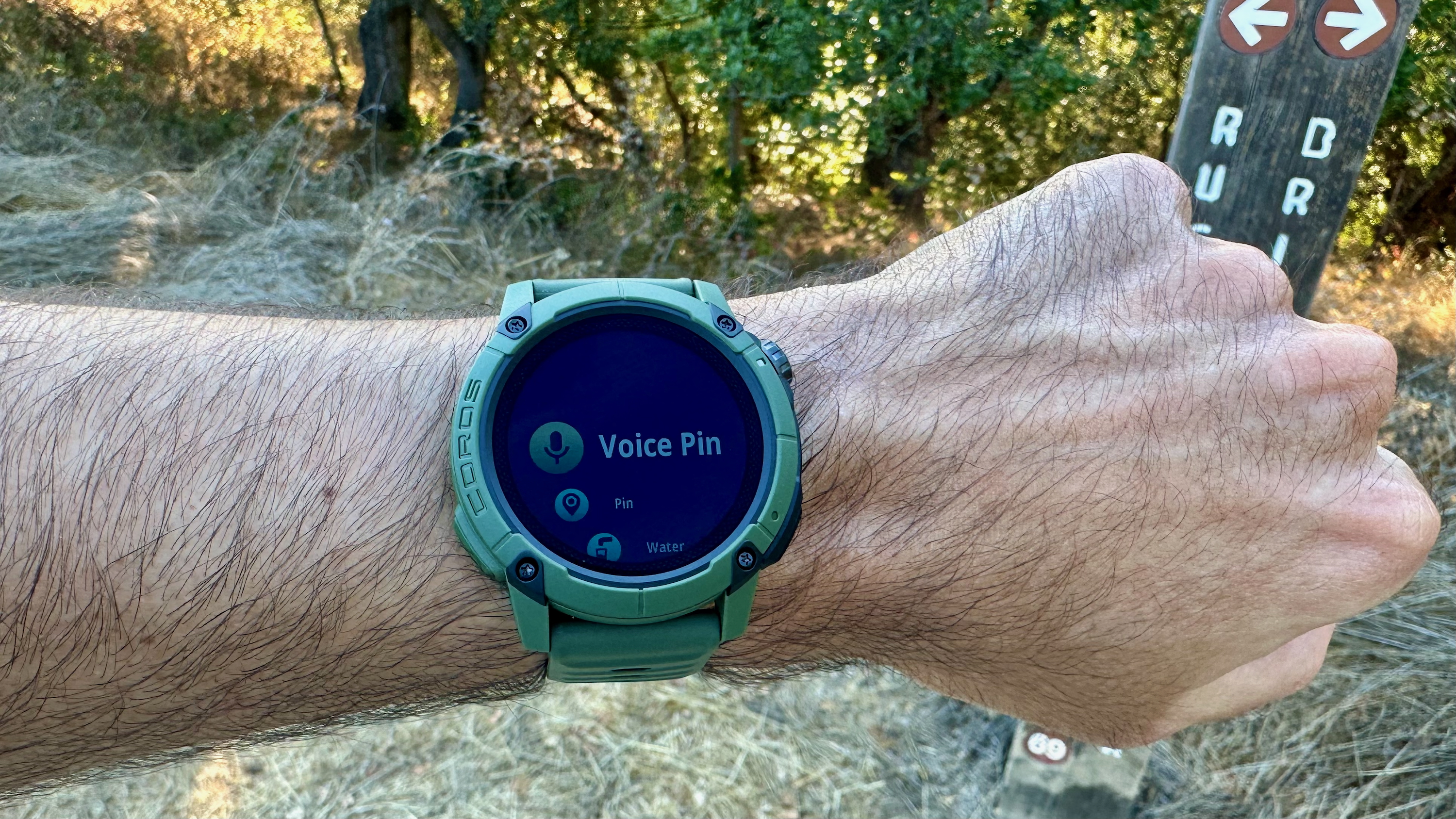 The pin menu that pops up on the COROS NOMAD watch, showing Voice Pin and normal Pin options. 