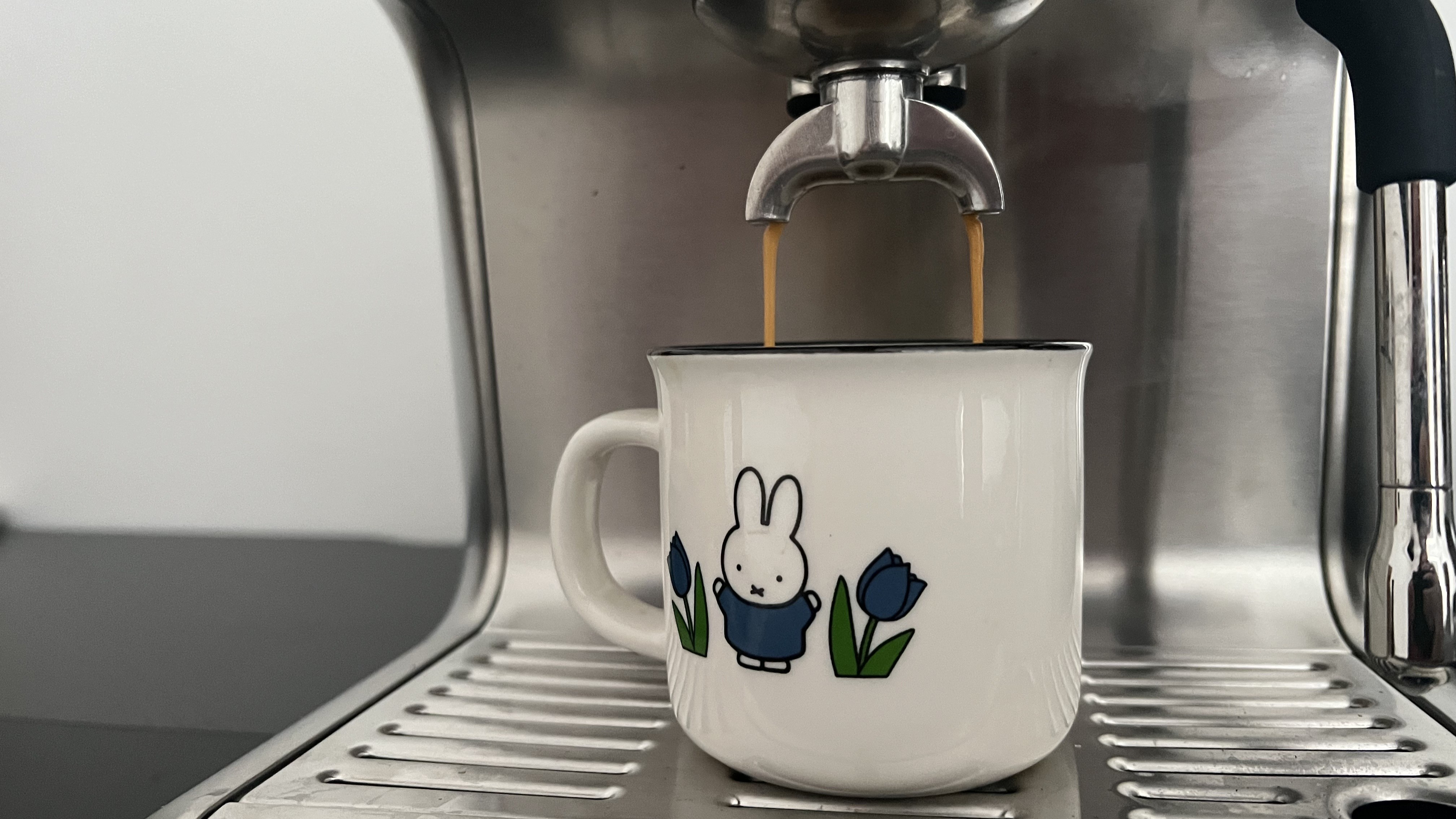 Casabrews Ultra Espresso Machine dispensing into cup