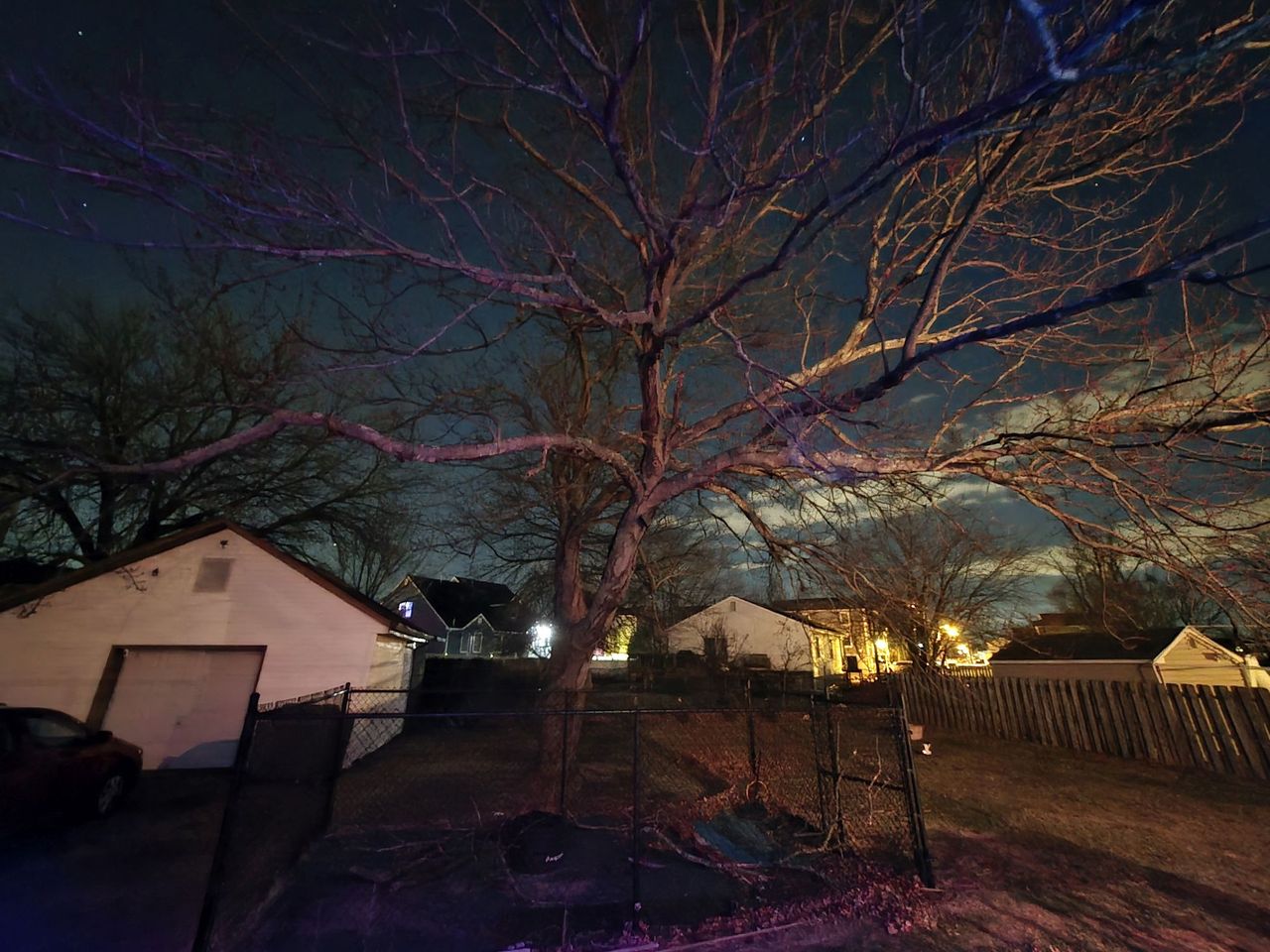 Samsung Galaxy S25 Ultra low light sample.