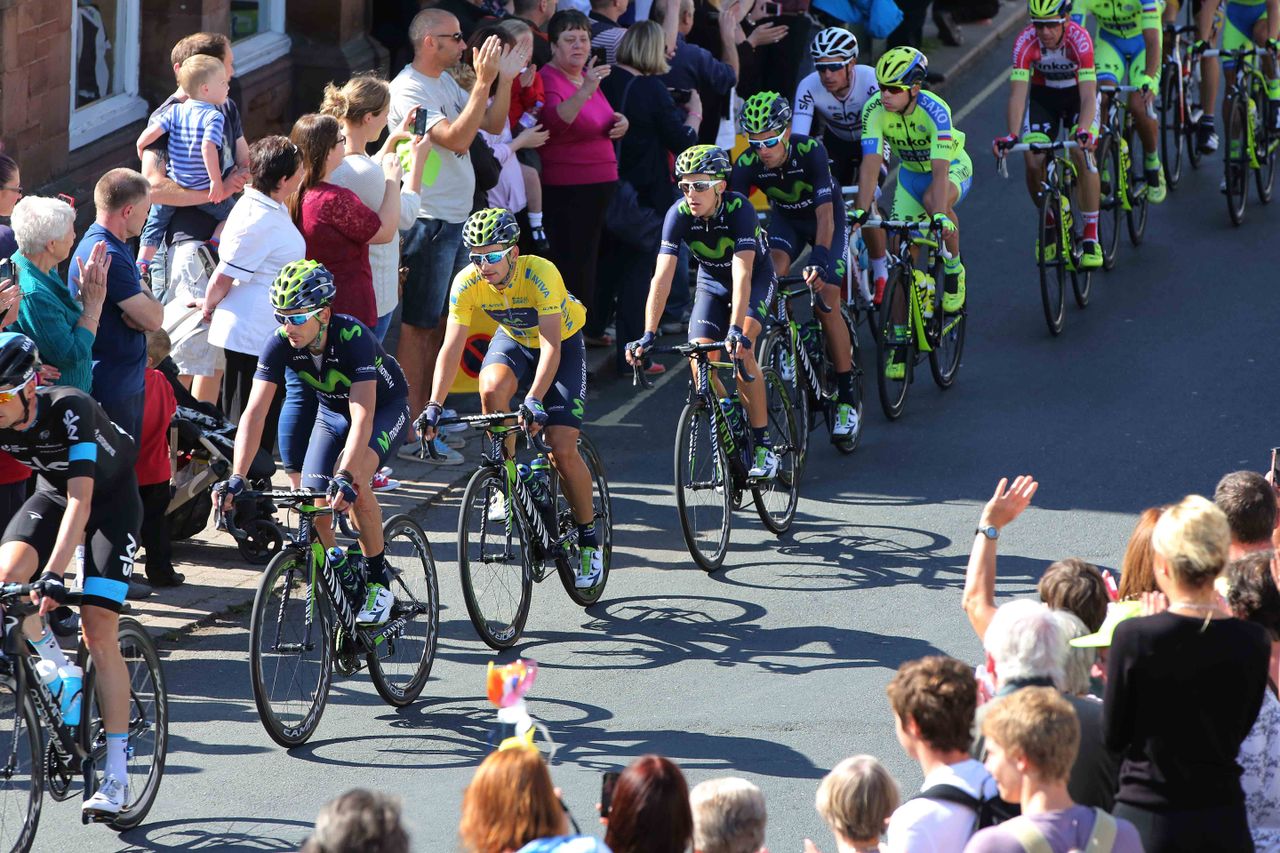 Juan Jose Lobato (Movistar) in the yellow for the last day