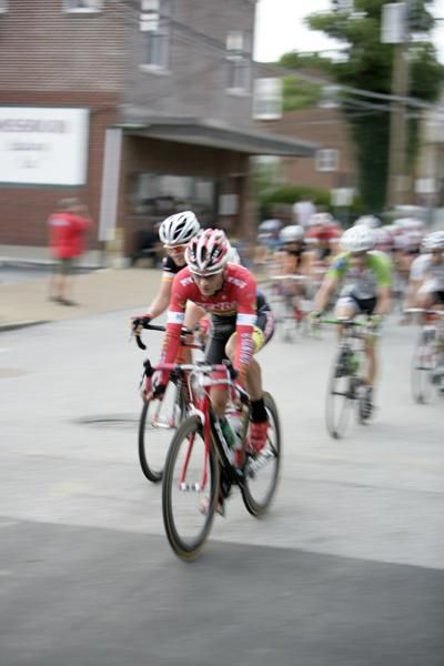 Kenda works for overall leader Isaac Howe