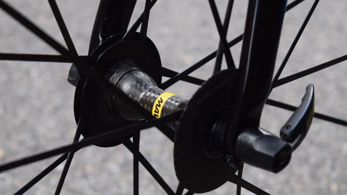 A close look at the front hub of the Mavic Cosmic wheels