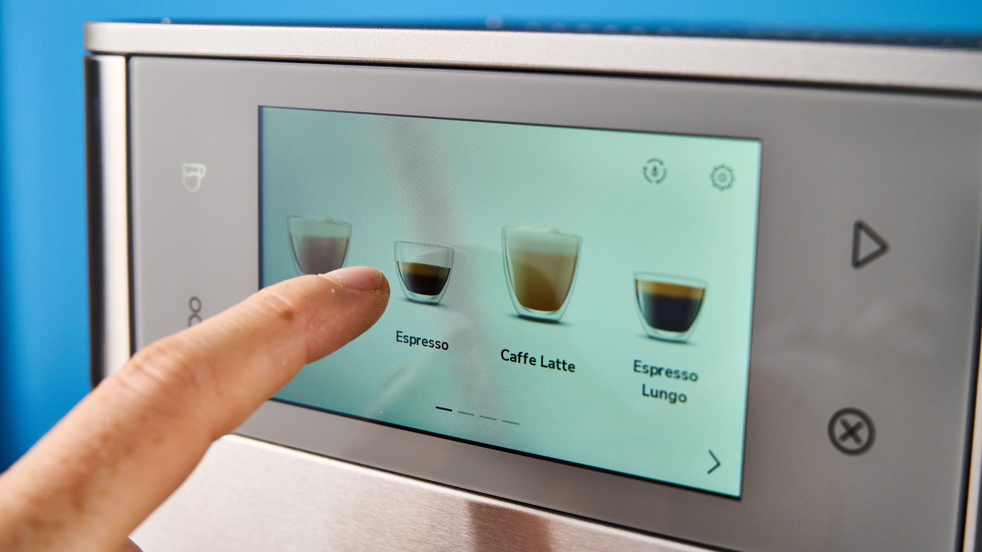 the kitchenaid kf8 superautomatic espresso machine with a huge range of coffee drink recipes, bright full-color screen, and a plastic milk carafe