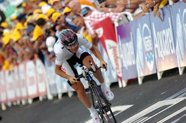 Damiano Cunego (Lampre-Fondital) sprints for home