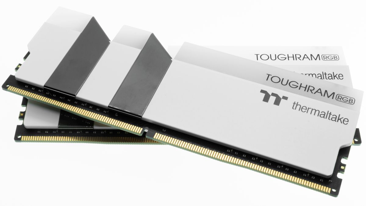 Thermaltake ToughRAM RGB DDR4-4600 C19