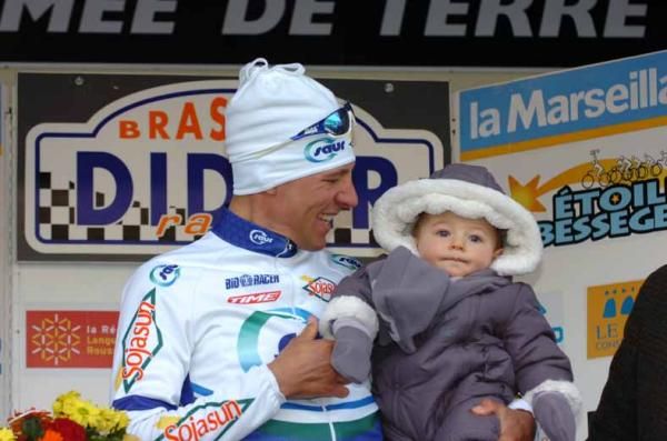A double celebration for Stephane Poulhies (Saur - Sojasun) in Ales.