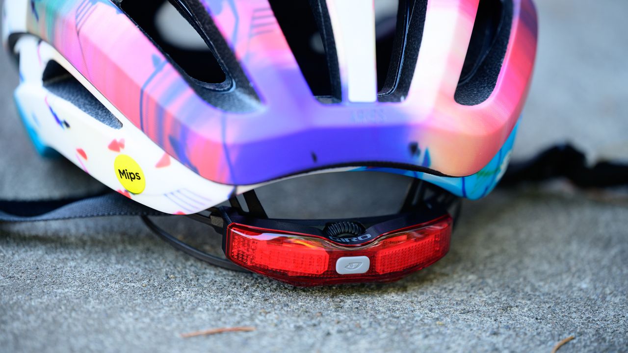 Giro Aries Spherical integrated rear light
