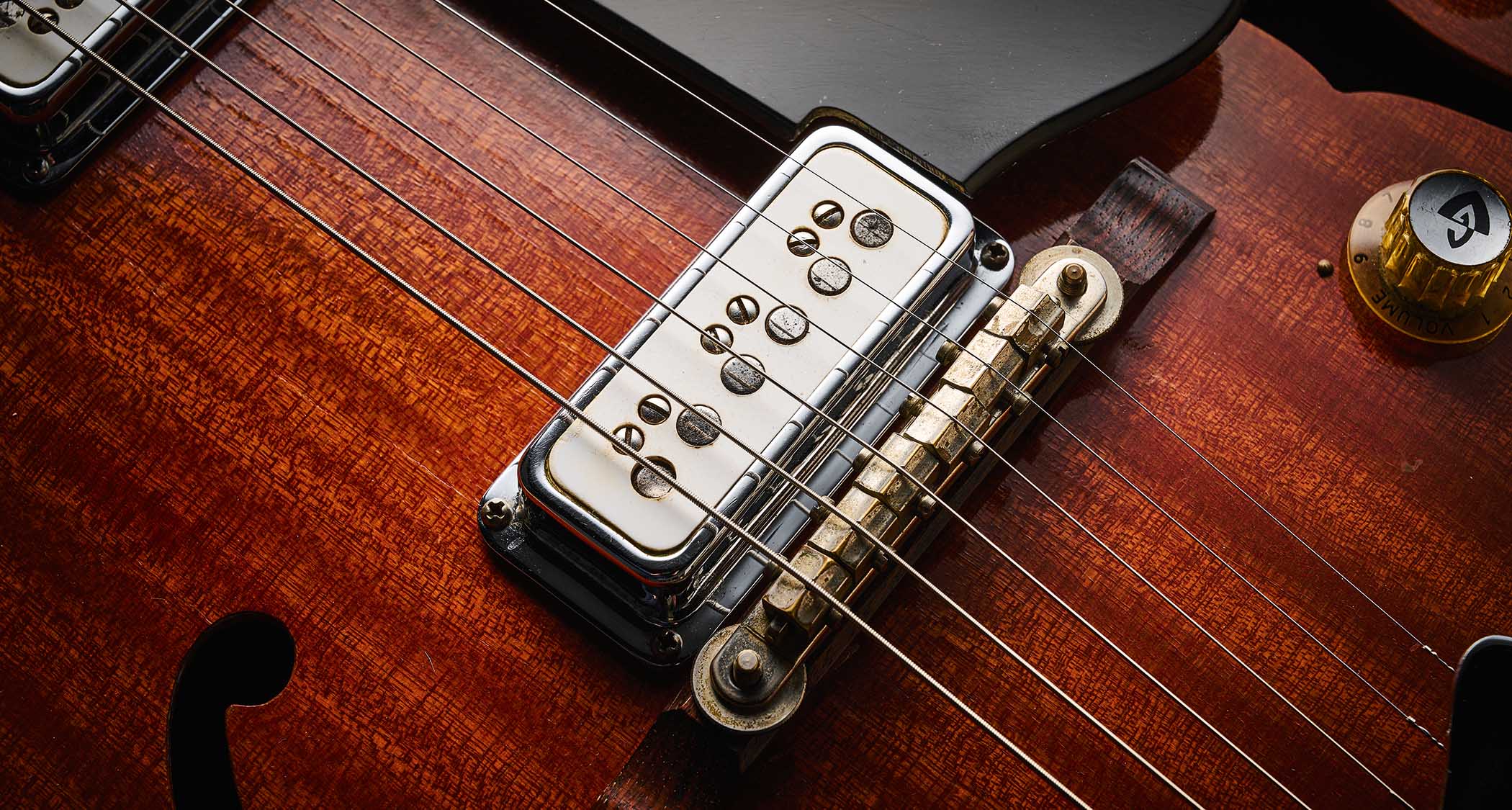 A Guild Starfire in close-up