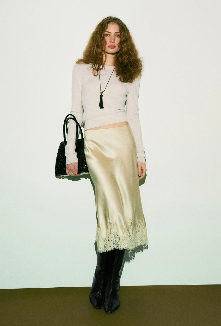 An image of a Reformation skirt.