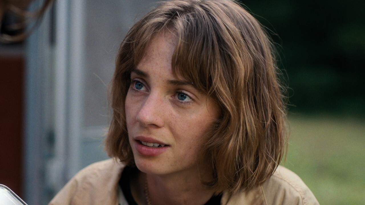 maya hawke in stranger things
