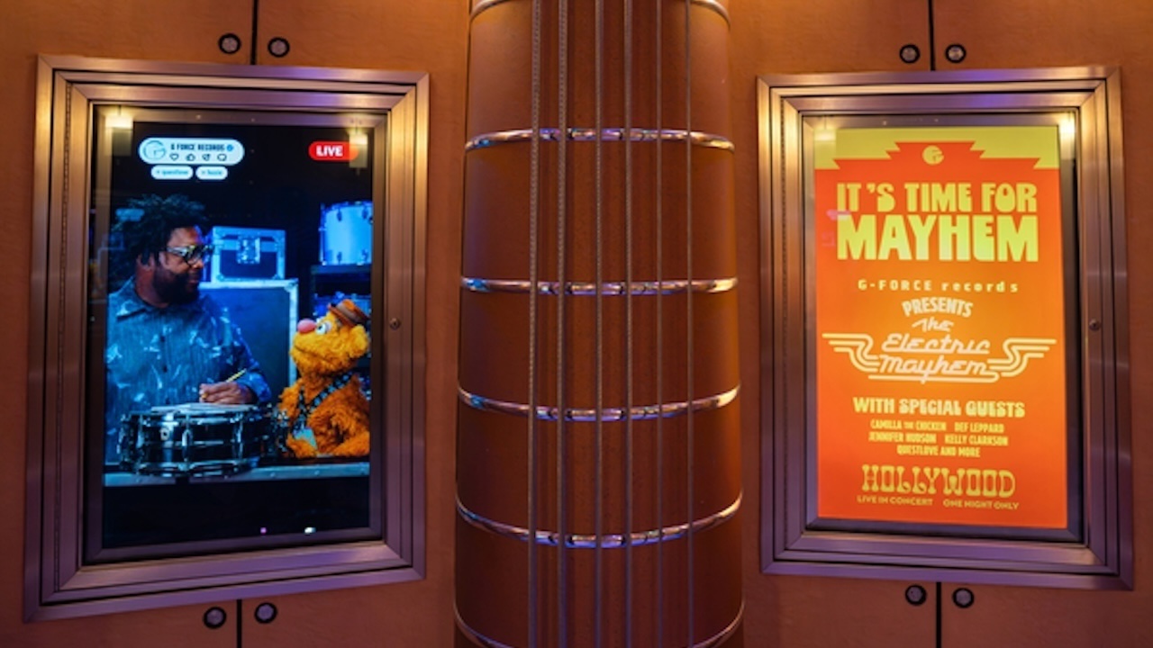 Questlove and Fozzie Bear livestreaming from backstage of an Electric Mayhem concert