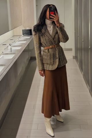 @thandimaq Workwear in check blazer and brown skirt