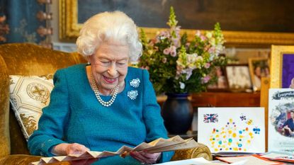 The jewelry worn in the Queen's last portrait had priceless family connections 