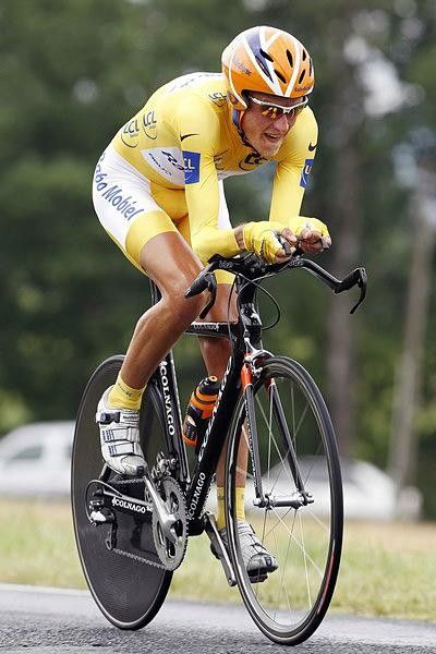 Michael Rasmussen (Rabobank) did the time trial of his life and did what many didn't expect - he defended yellow.
