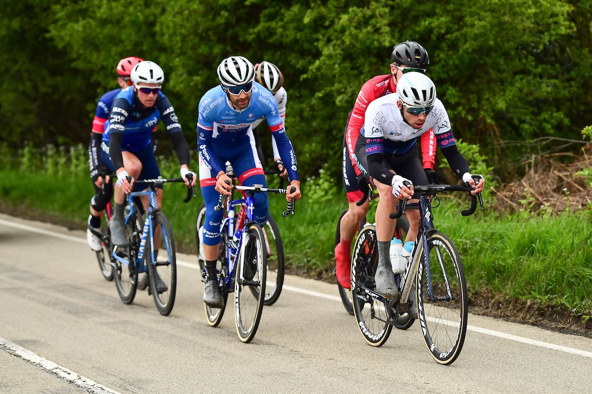 Tom Stewart (Canyon DHB), Fabien Grellier (Total Direct Energie), Jake Scott (Swiftcarbon Pro Cycling), Chris McGlinchey (Vitus Pro Cycling), Rob Scott and James Fouche (Team Wiggins) in the breakaway