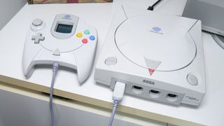 Sega Dreamcast and controller