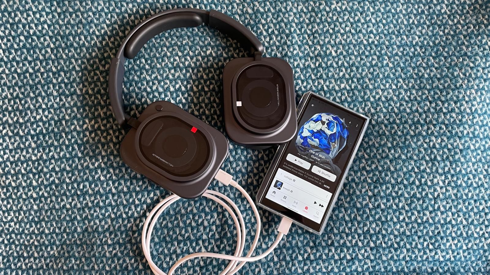 Nothing Headphone (1) Pro y estuche