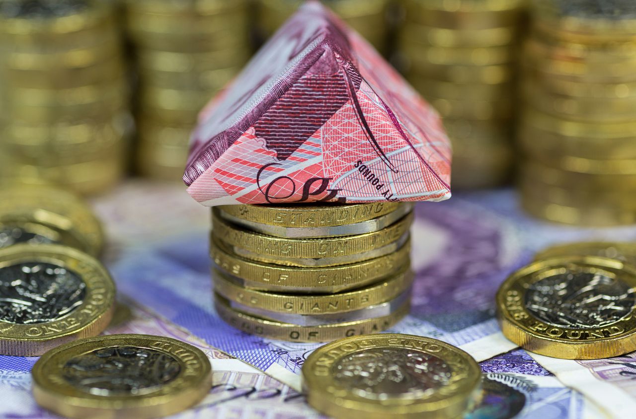 Santander reveals failed home sales are costing the UK economy £1.5 billion - how to fix the housing market