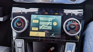 Jaguar I-Pace climate control display