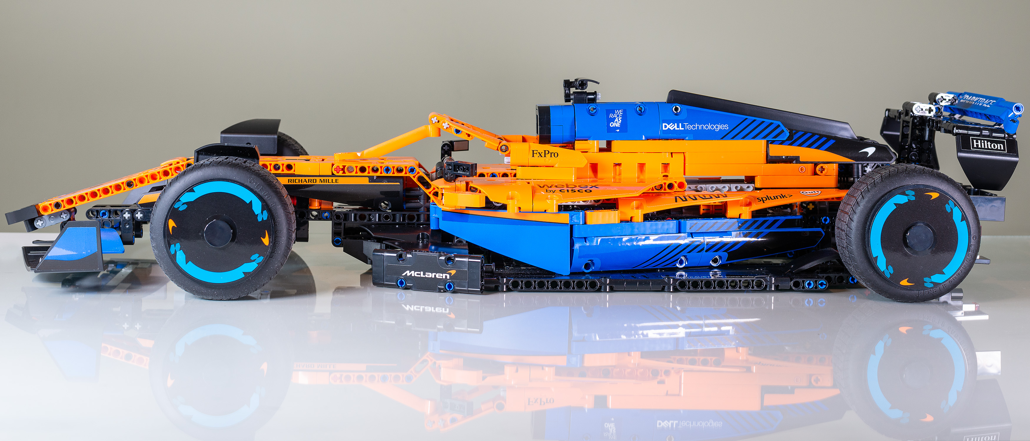 LEGO - McLaren F1 Race Car #42141 Review & Lighting Journal