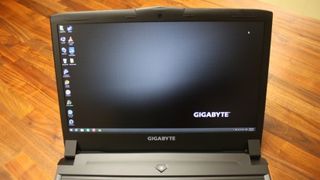 Gigabyte P55K V4 display