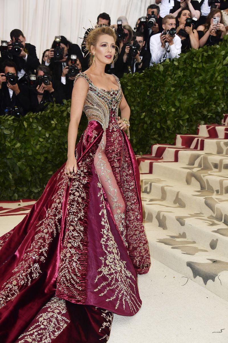 Fashion model, Clothing, Dress, Gown, Fashion, Haute couture, Shoulder, Formal wear, A-line, Maroon,