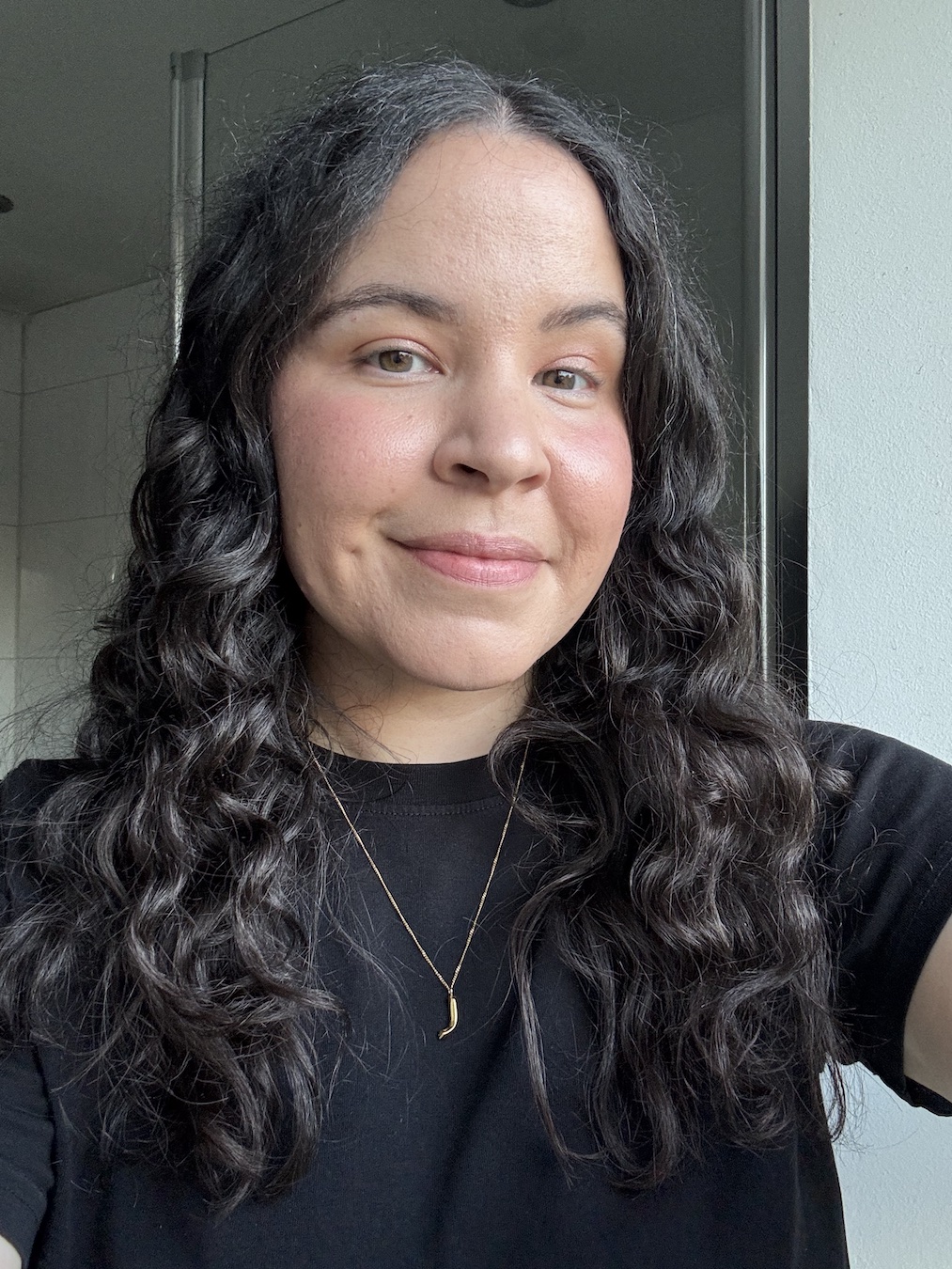 Mica Ricketts before wearing Jones Road Minimalist Defining Mascara