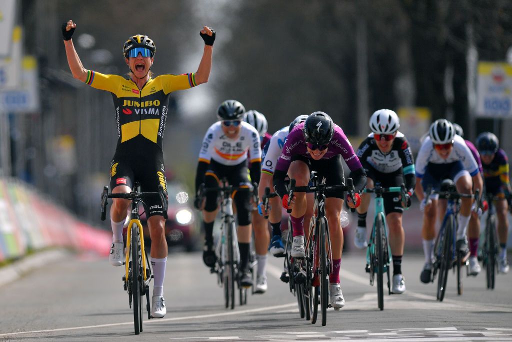 Marianne Vos (Jumbo-Visma) wins Amstel Gold Race 2021